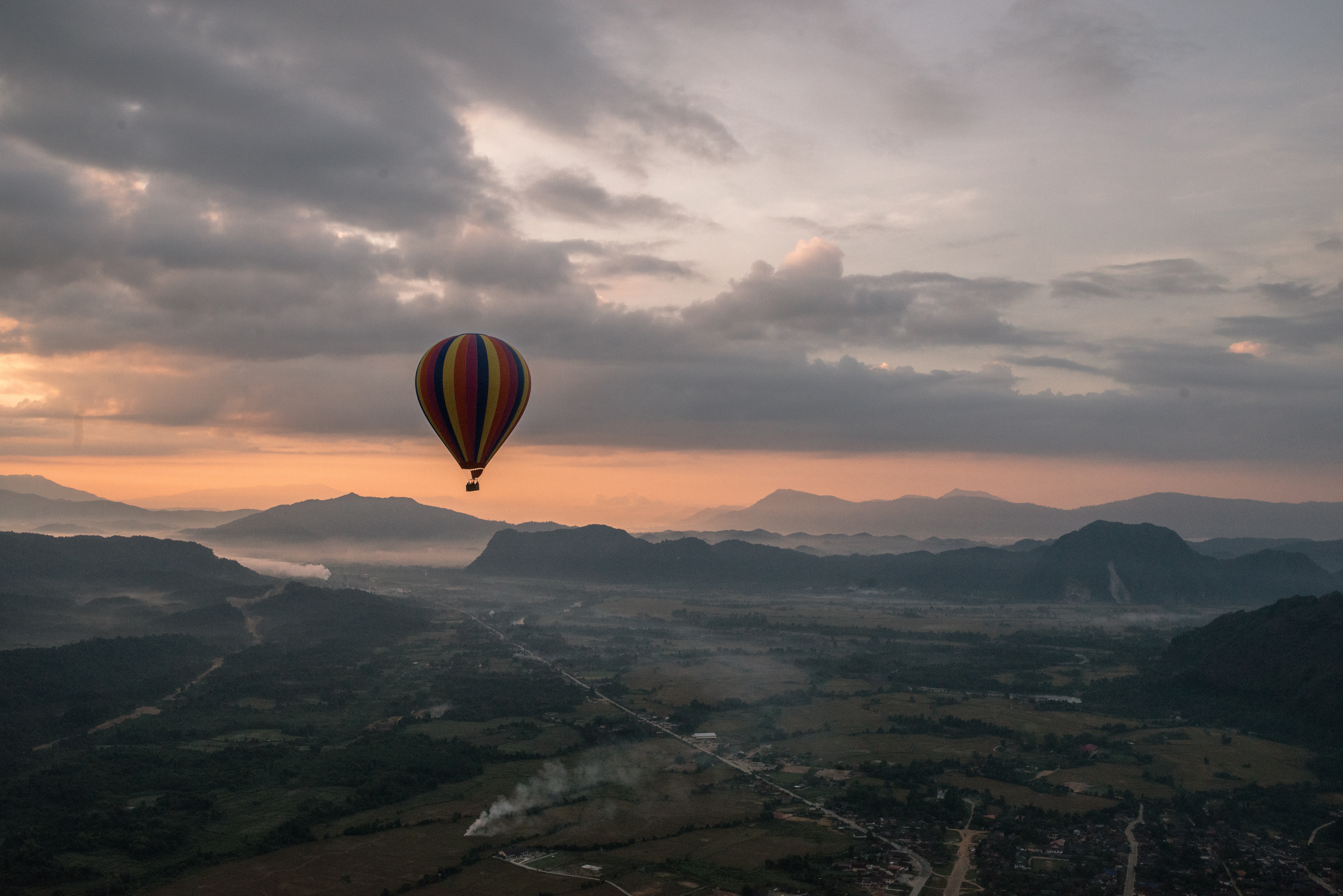 Review of Eula Biss’ The Balloonists by Leah Zacate